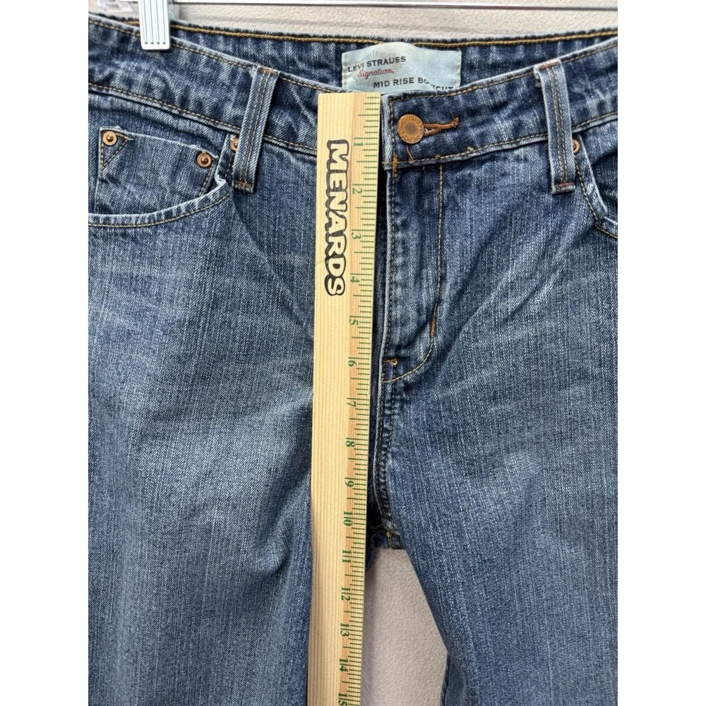 Levi Strauss Jeans Women's Sz Misses 10 Mid-Rise Bootcut‎ Signature Blue Denim - Picture 5 of 8